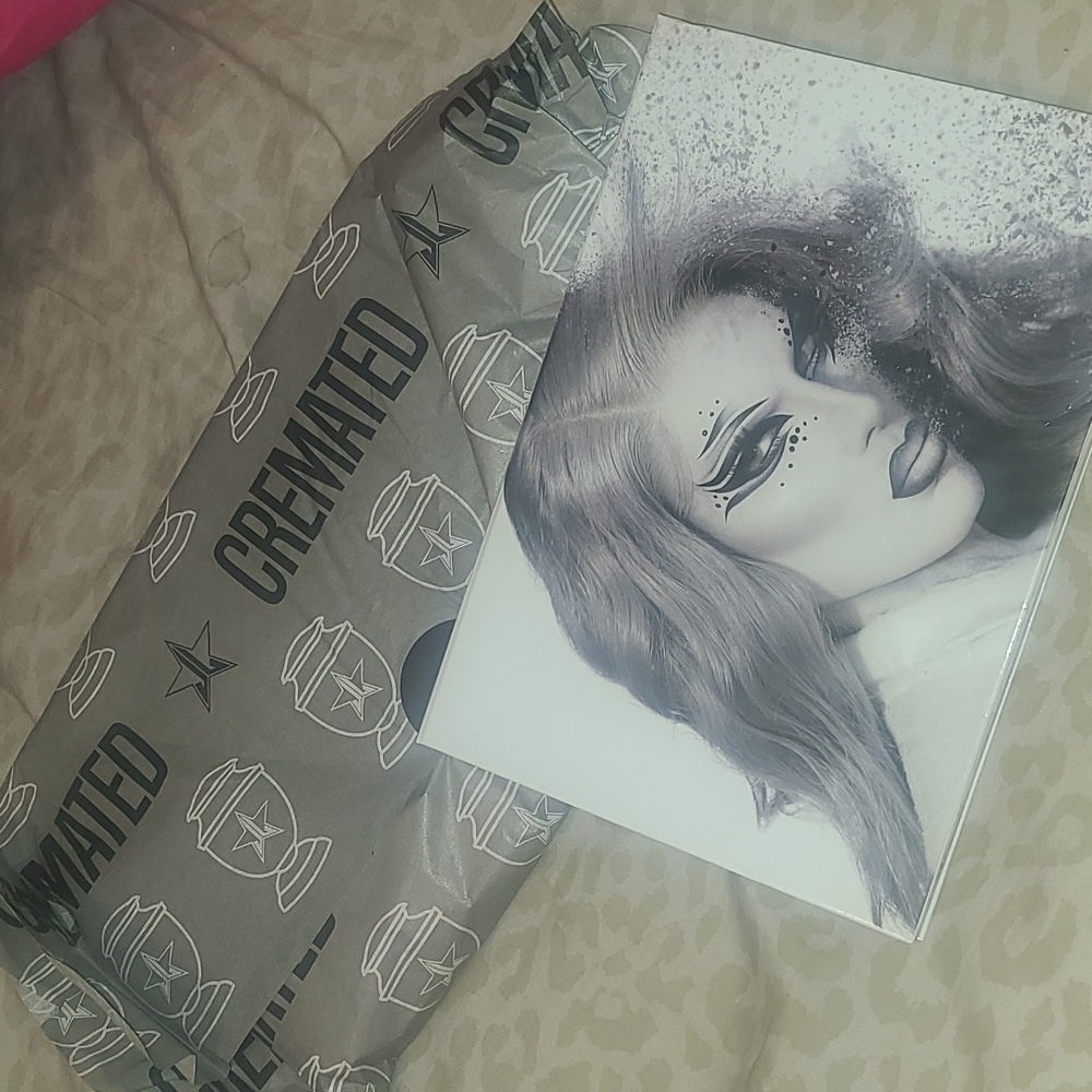 Jeffree Star Cremated Palette